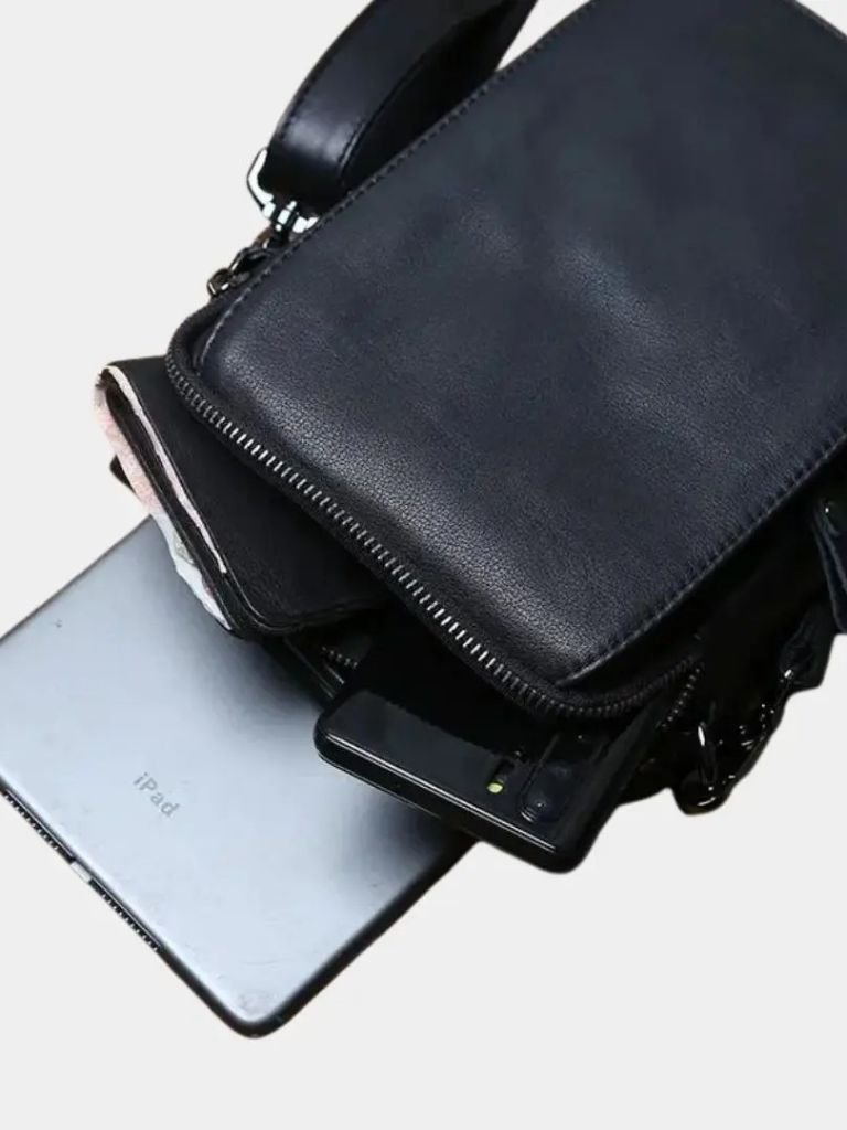 Leviana Men's Leather Messenger Bag