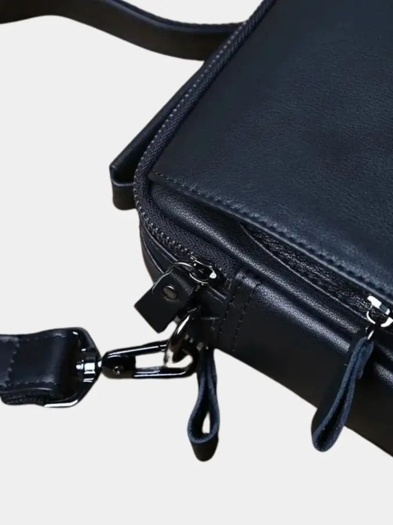 Leviana Men's Leather Messenger Bag