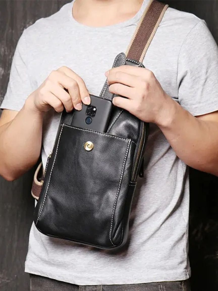 Leviana Minimalist Leather Shoulder Bag