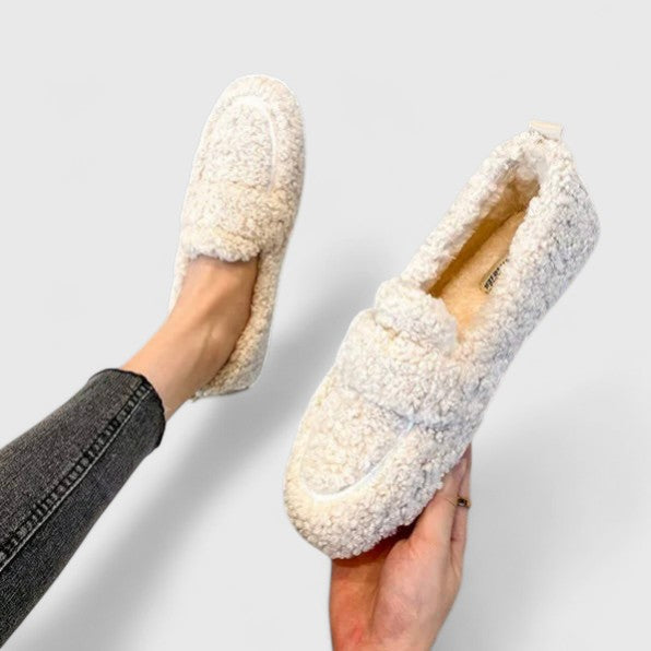 Solenne  | Chaussons chauds au design élégant