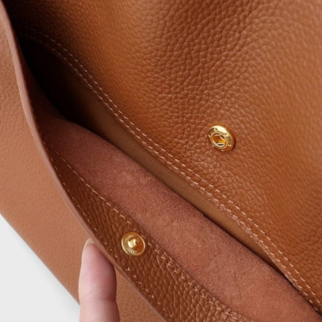 FERA - CLASSIC AND SOPHISTICATED SHOULDER BAG